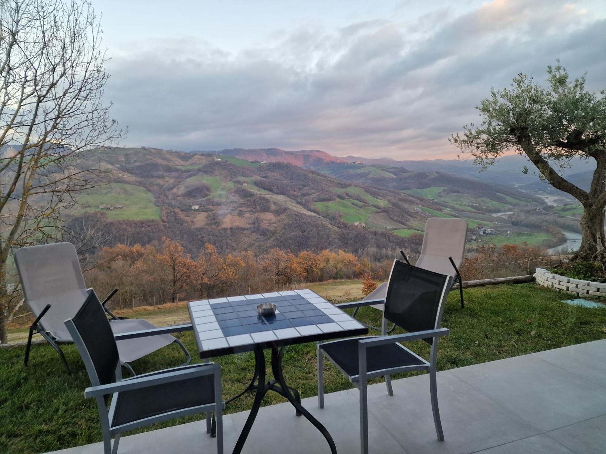 Hotel La Finestra Sul Mondo Marano sul Panaro Esterno foto